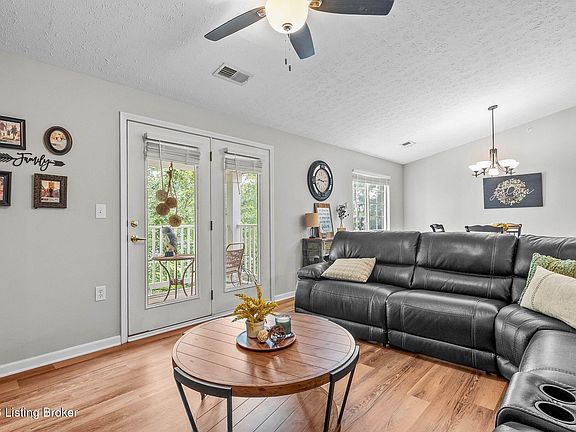 4th image of 2600 Aristocrat Pl Unit 302