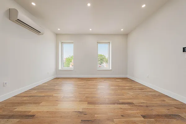 Rented by Space Link Realty | media 15