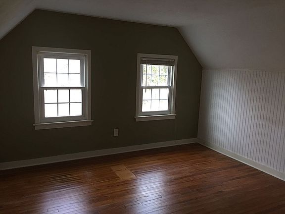 2 bedrooms upstairs, 1 downstairs