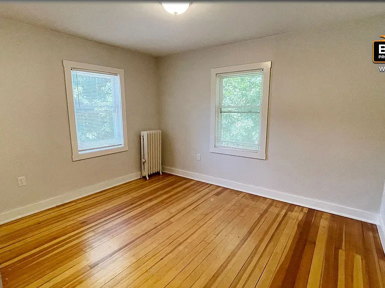 429-433 Princeton Rd — Photo 7