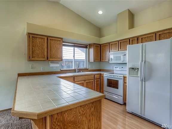 5th image of 18516 Ballantrae Dr