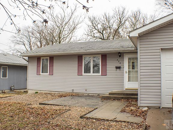 2nd image of 320 N 1st St