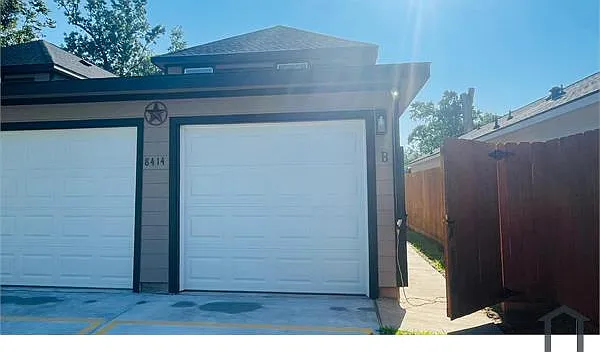 8416 Sandra St