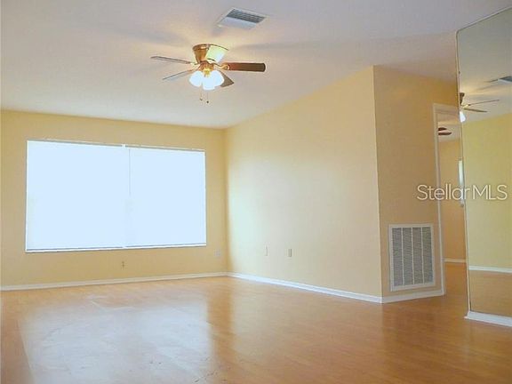 4th image of 1361 Amberlea Dr E