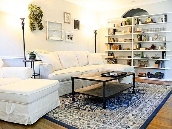 4th image of 1012 W Brockett St