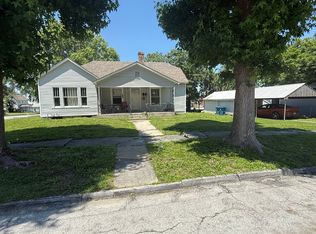 429 Walnut St, Carthage, MO 64836