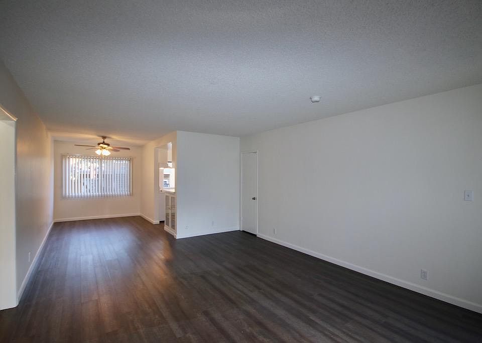 1st image of 526 W Huntington Dr #I