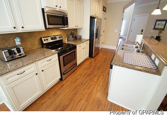 2nd image of 2008 Croyden Circle #B