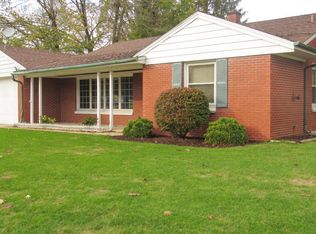 1530 W Good Hope Rd, Glendale, WI 53209