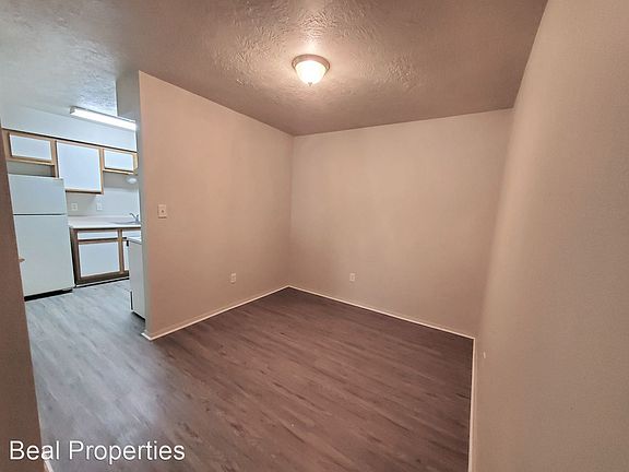 2nd image of 2526 Dartmouth St #207