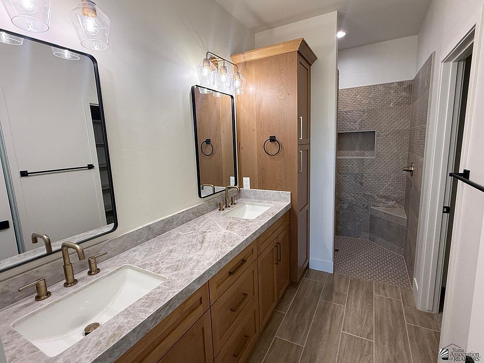 1st image of 10801 E 46th Pl
