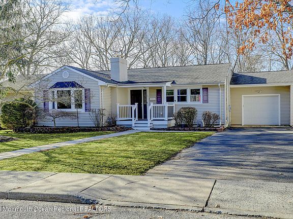 2nd image of 20 Melrose Dr