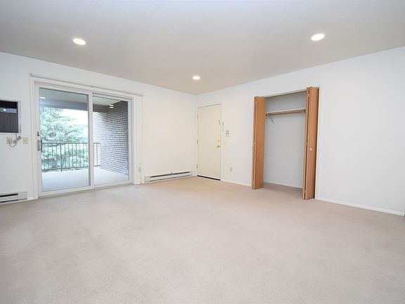 5th image of 813 W Villard St #76