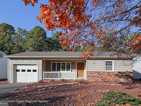 2nd image of 49 Zeeland Dr