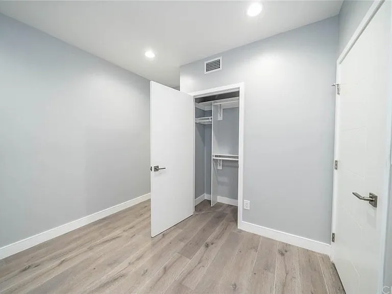 4820 Saint Charles Pl — Photo 13