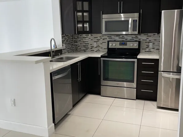 5085 NW 7th St APT 1410, Miami, FL 33126
