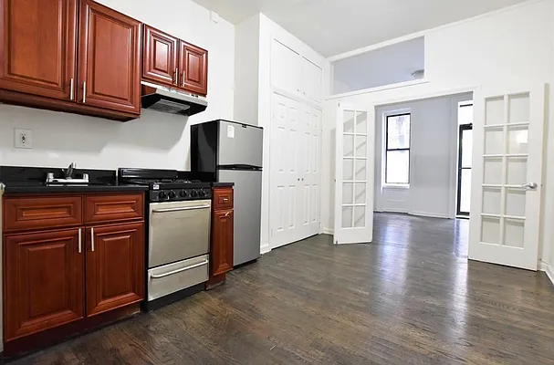 Rented by Bold New York | media 24