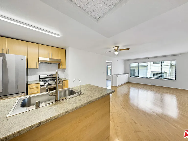2121 Beloit Ave #307 — Photo 6