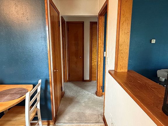 5th image of 168 Wayne Ave