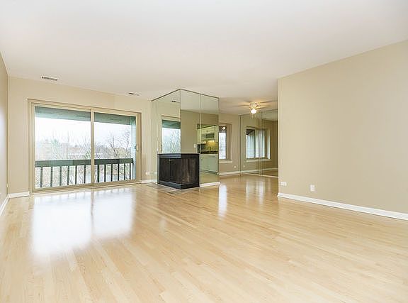 2nd image of 3085 Pheasant Creek Dr APT 315