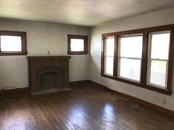 5th image of 4052 E 44th St