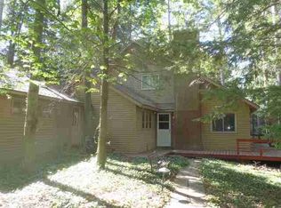 2046 Birchview Dr, Kewadin, MI 49648