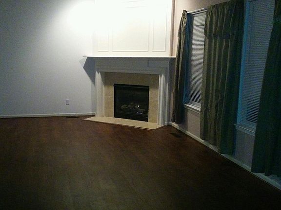 4th image of 867 Canyon Creek Dr