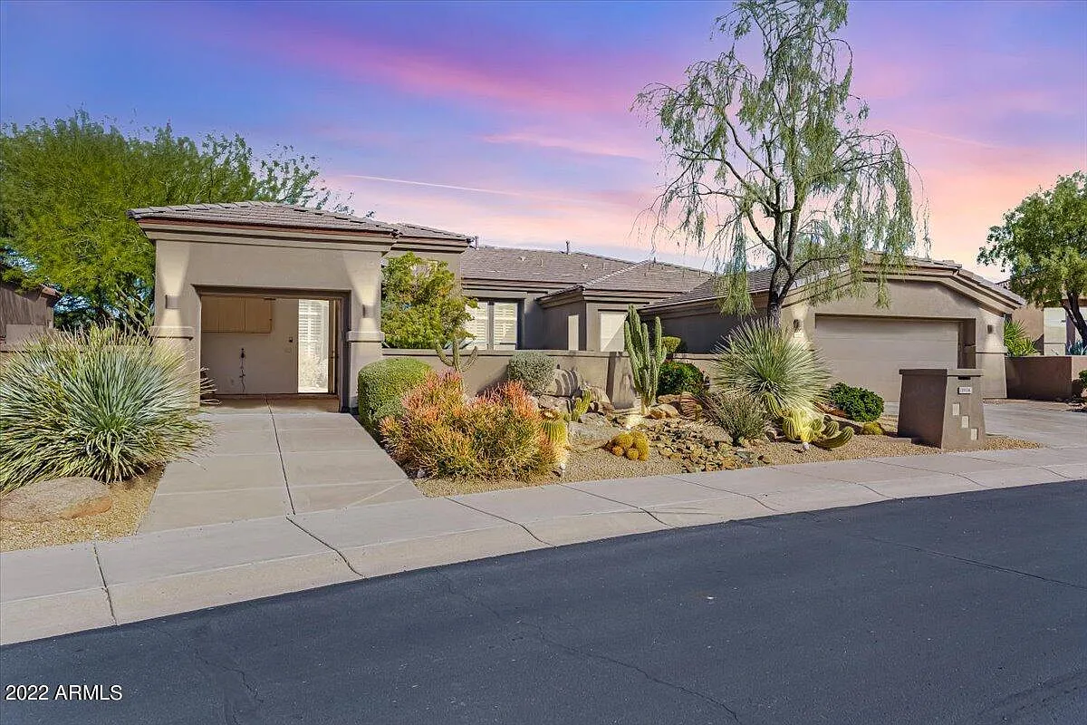 3 bed, 3.5 bath, 2964 sqft, $6,000 — Photo 2