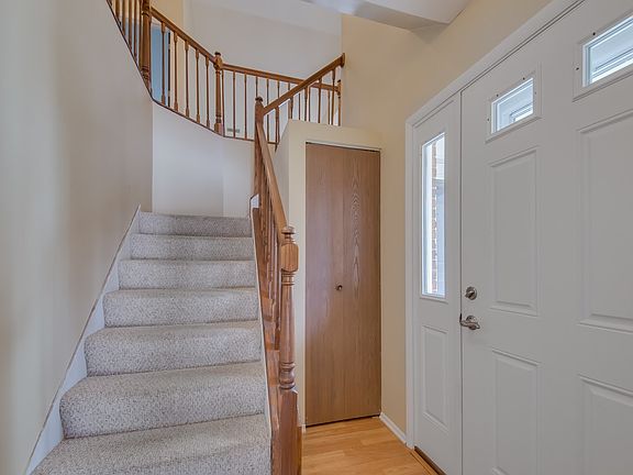 2nd image of 1812 Quaker Hollow Ln