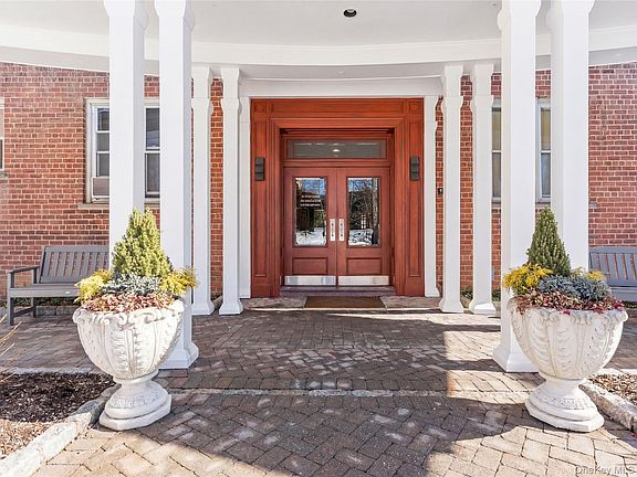 4th image of 2 Overlook Road #3D6