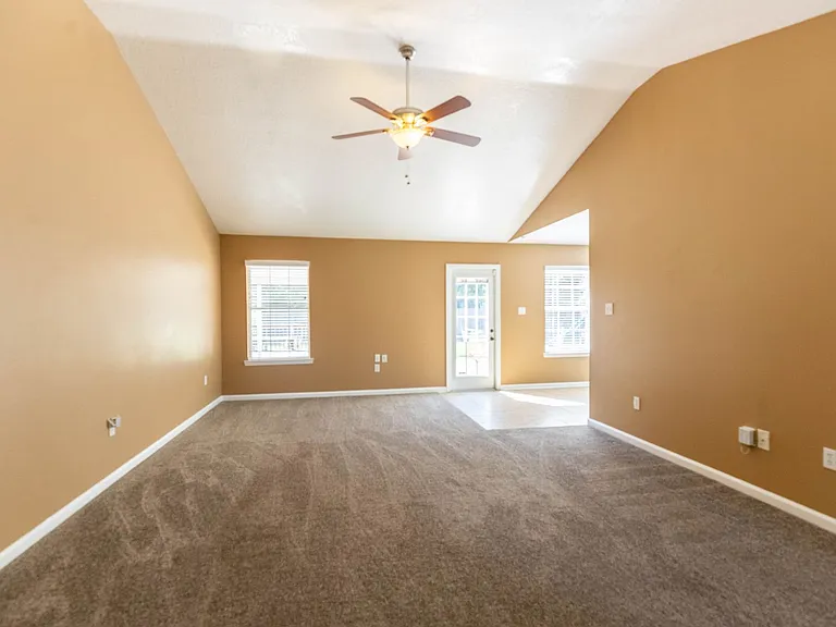 15231 Shadow Creek Dr — Photo 22