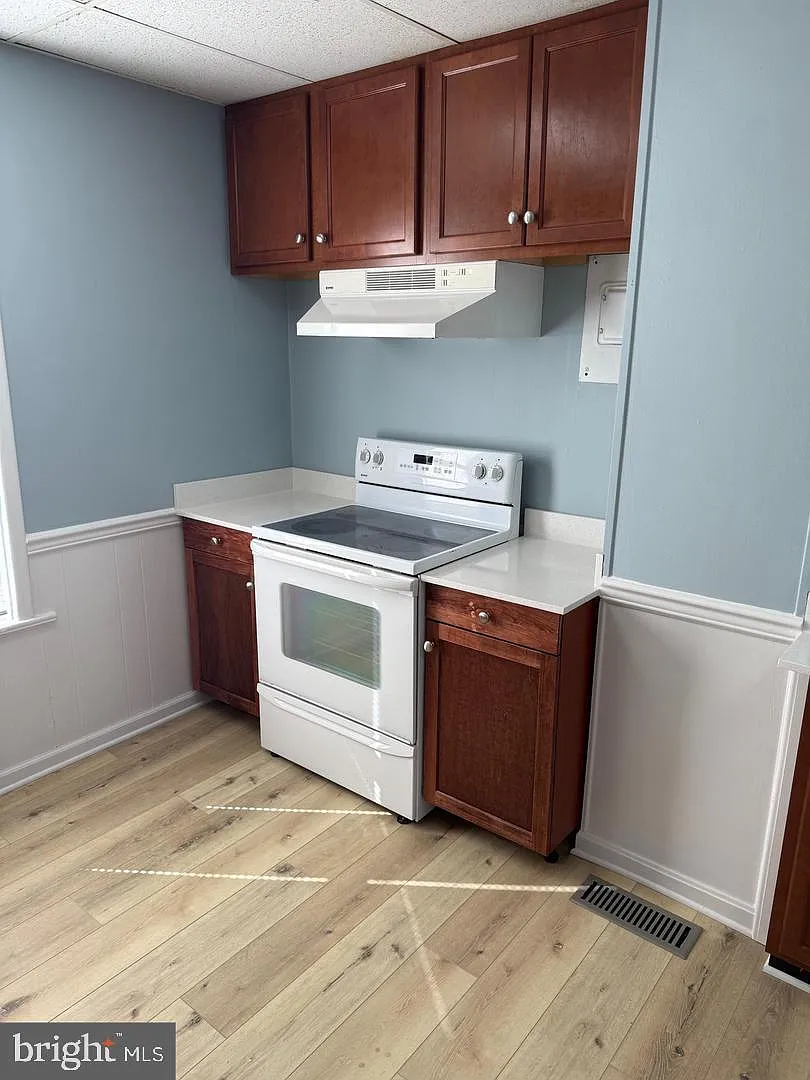 1 bed, 1.0 bath, 855 sqft, $1,100 — Photo 3