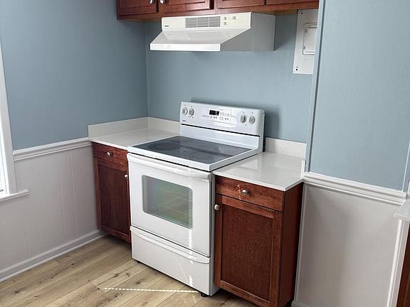 3rd image of 301 Washington St #1