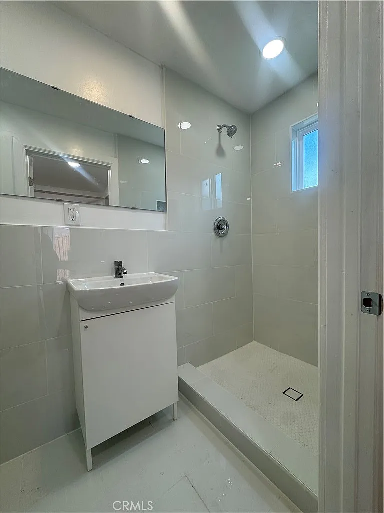 Studio, 350 sqft, $1,550 — Photo 3