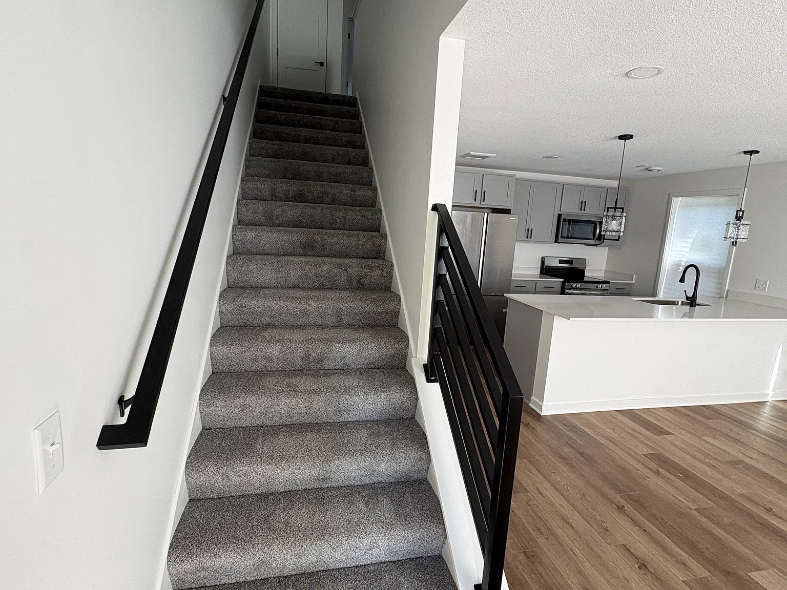 4 bed, 1600 sqft, $2,500 — Photo 3
