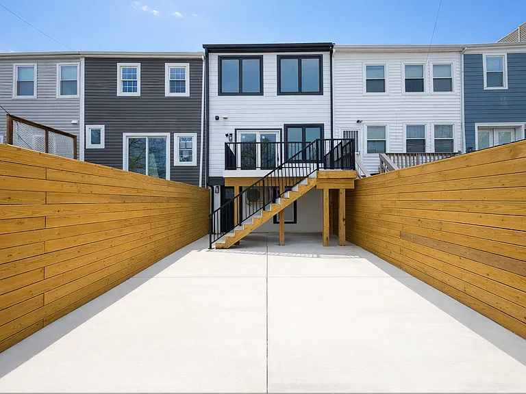 617 Longfellow St NW — Photo 36