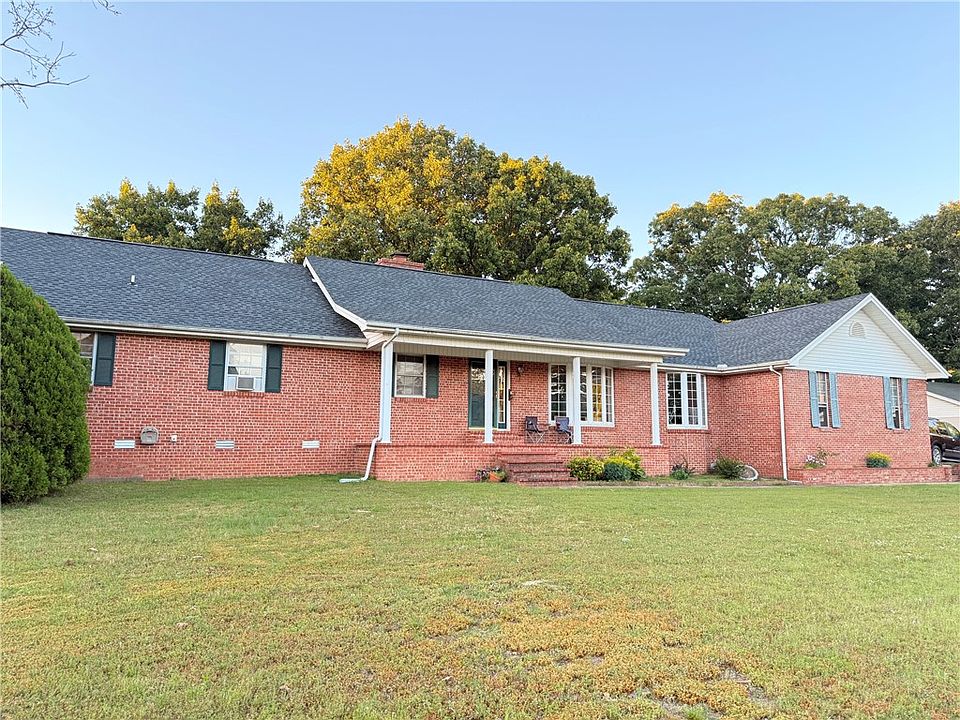 1st image of 1014 E Norristown Cir