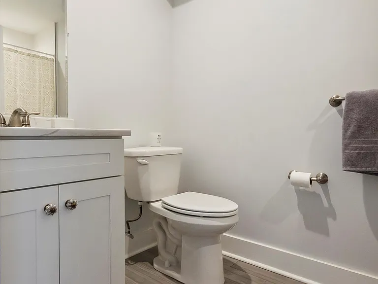 1343 S Lambert St — Photo 14