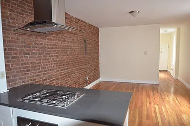 Rented by CITY SKYLINE REALTY INC