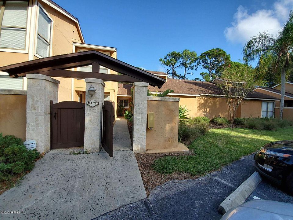 1st image of 737 Driftwood Cir