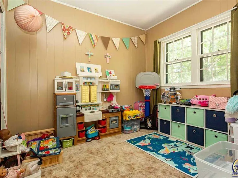 Office area and/ or play room
