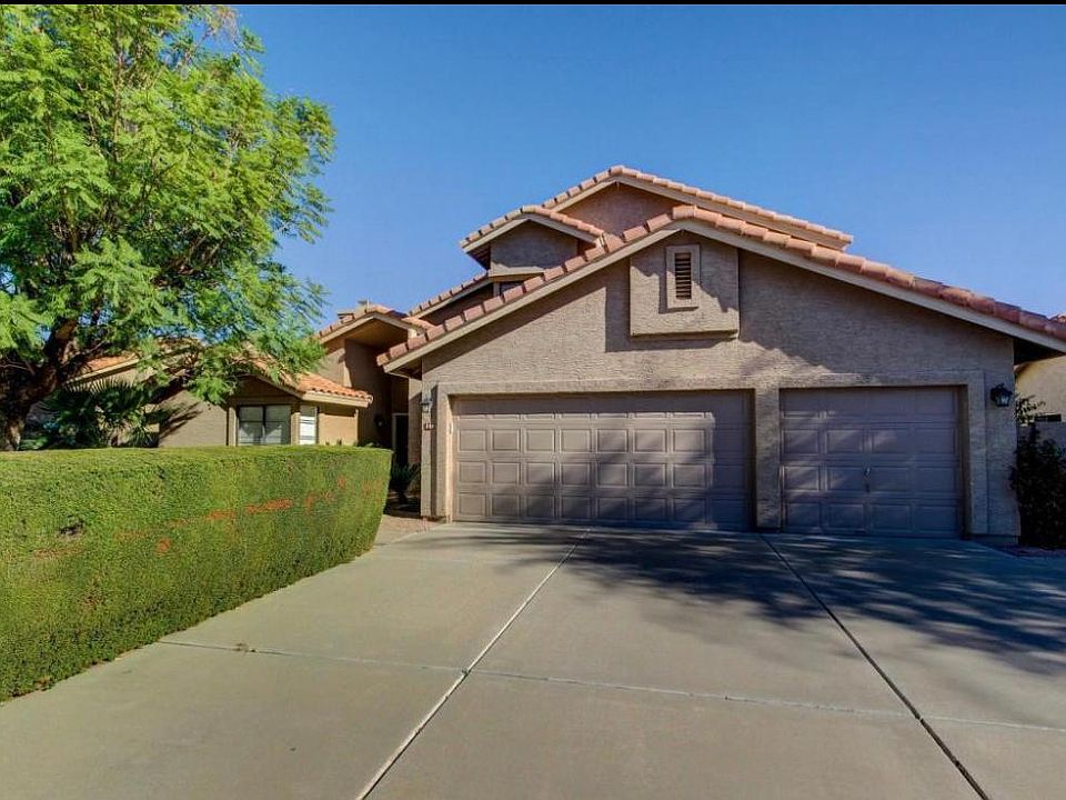 1st image of 148 W Myrna Ln
