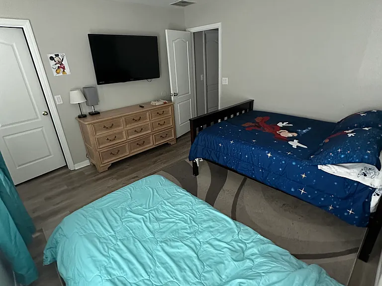 1737 Royal Ridge Dr — Photo 6