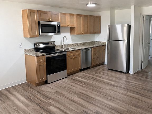 3rd image of 5560 S Sherman St APT 4