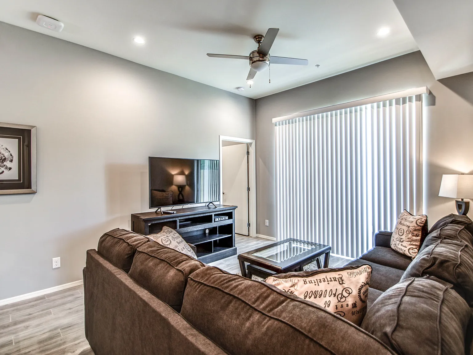 1 bed, 1400 sqft, $695 — Photo 4