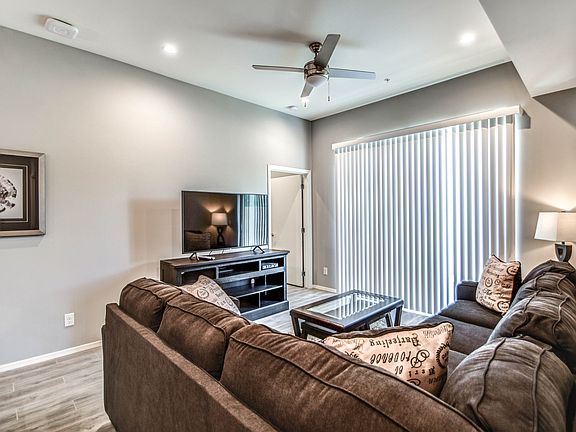 4th image of 1037 S Farmer Ave #3001
