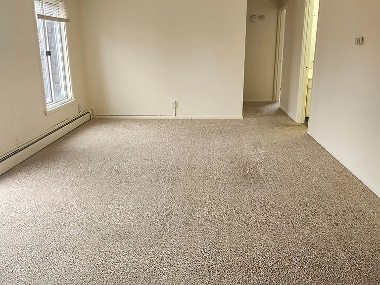 Mulford Park Apartments — Photo 10