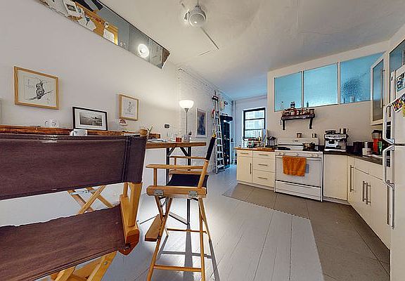 4th image of 505 W 23rd St #2