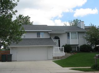 6208 Fairway Dr NW, Rochester, MN 55901