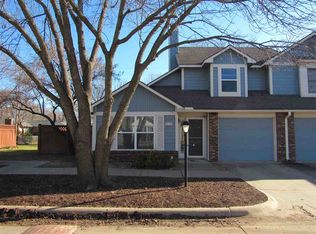 2212 Breckenridge Dr, Lawrence, KS 66047